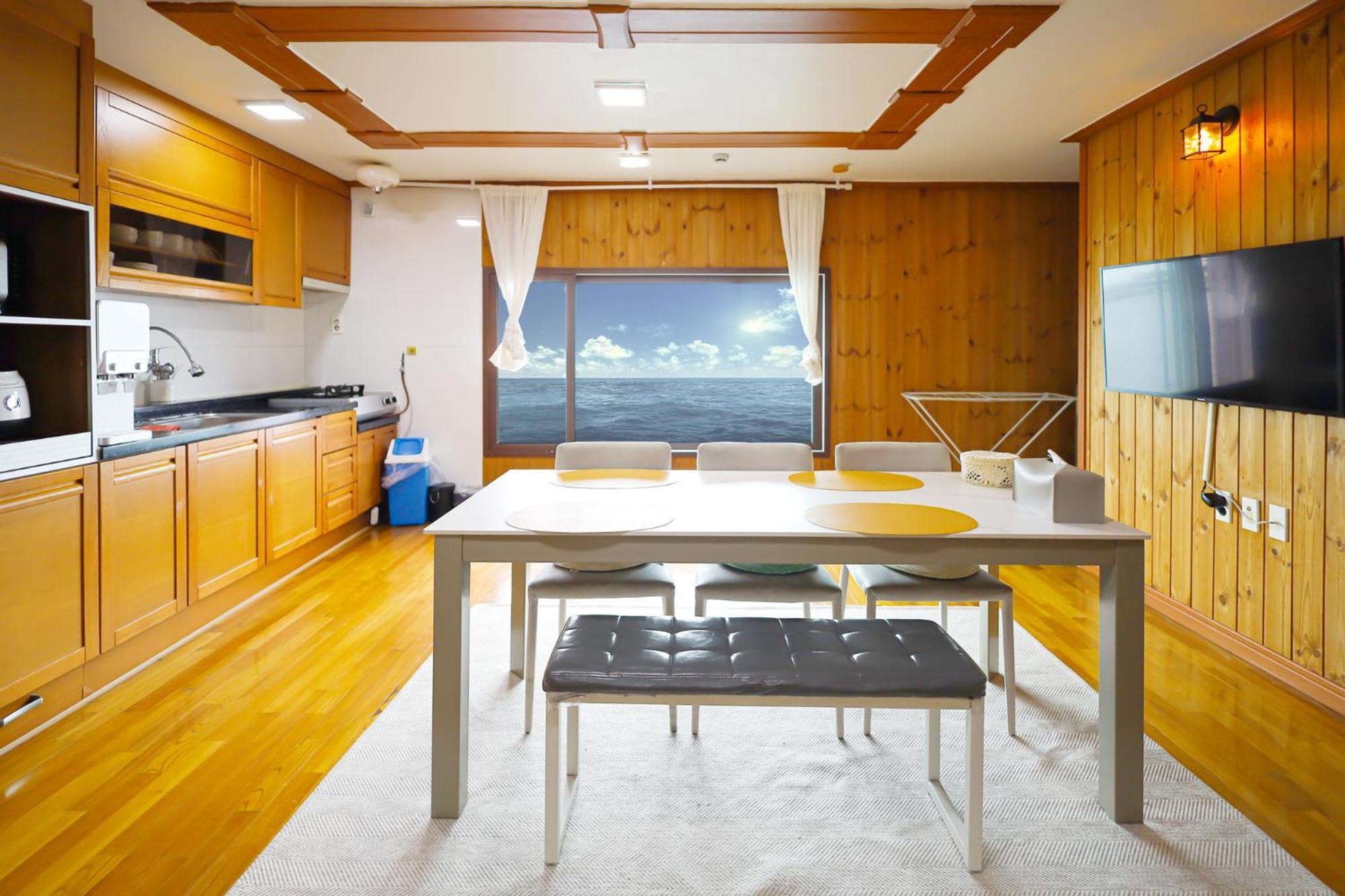 Fantastic Ocean View Sydney Hotel Jeju Exterior photo