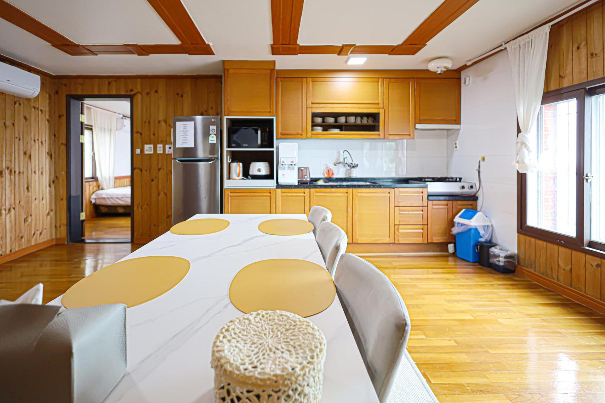 Fantastic Ocean View Sydney Hotel Jeju Exterior photo