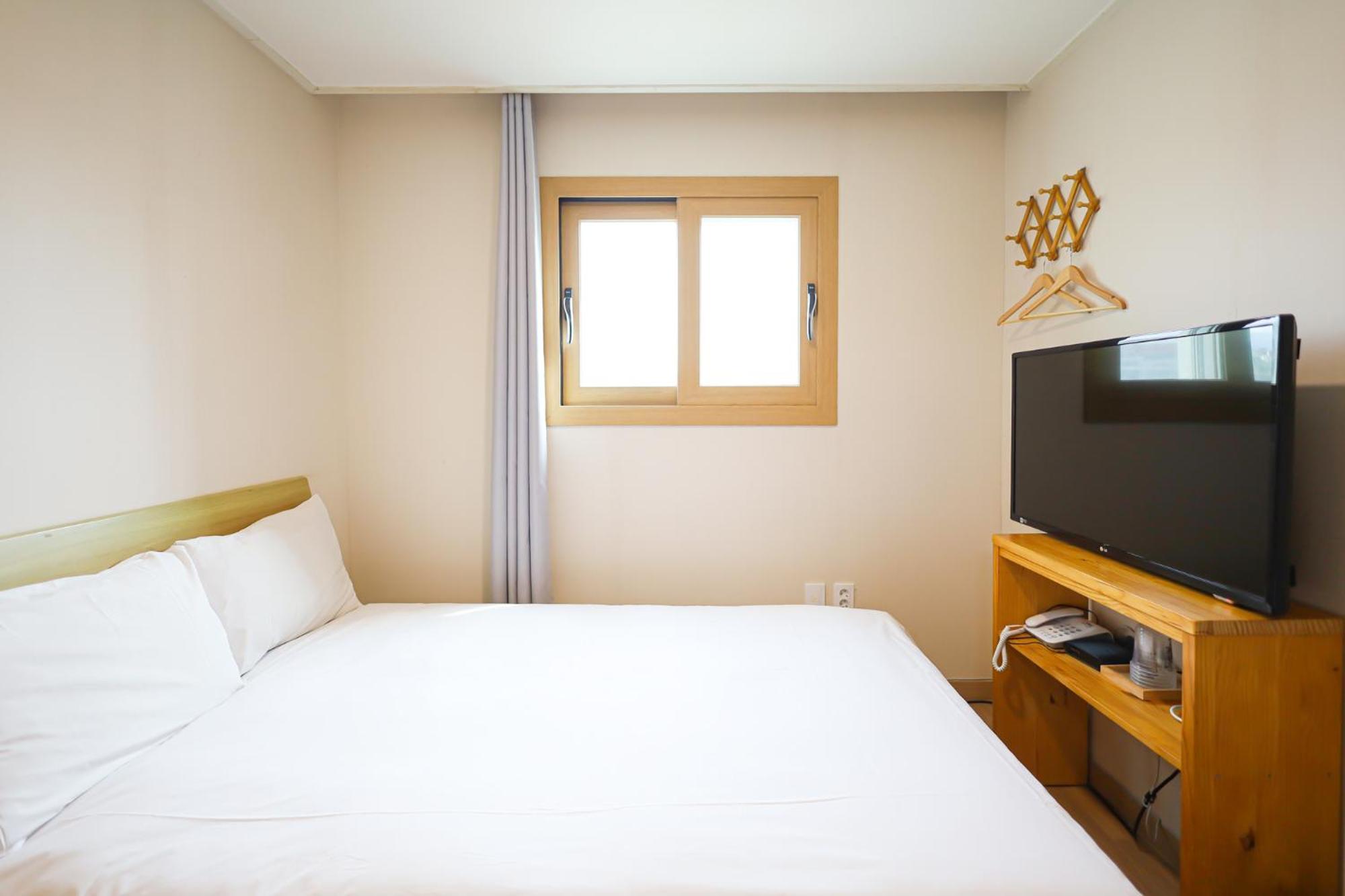 Fantastic Ocean View Sydney Hotel Jeju Exterior photo
