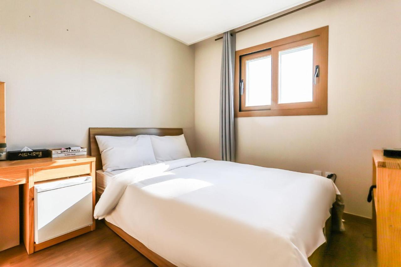 Fantastic Ocean View Sydney Hotel Jeju Exterior photo