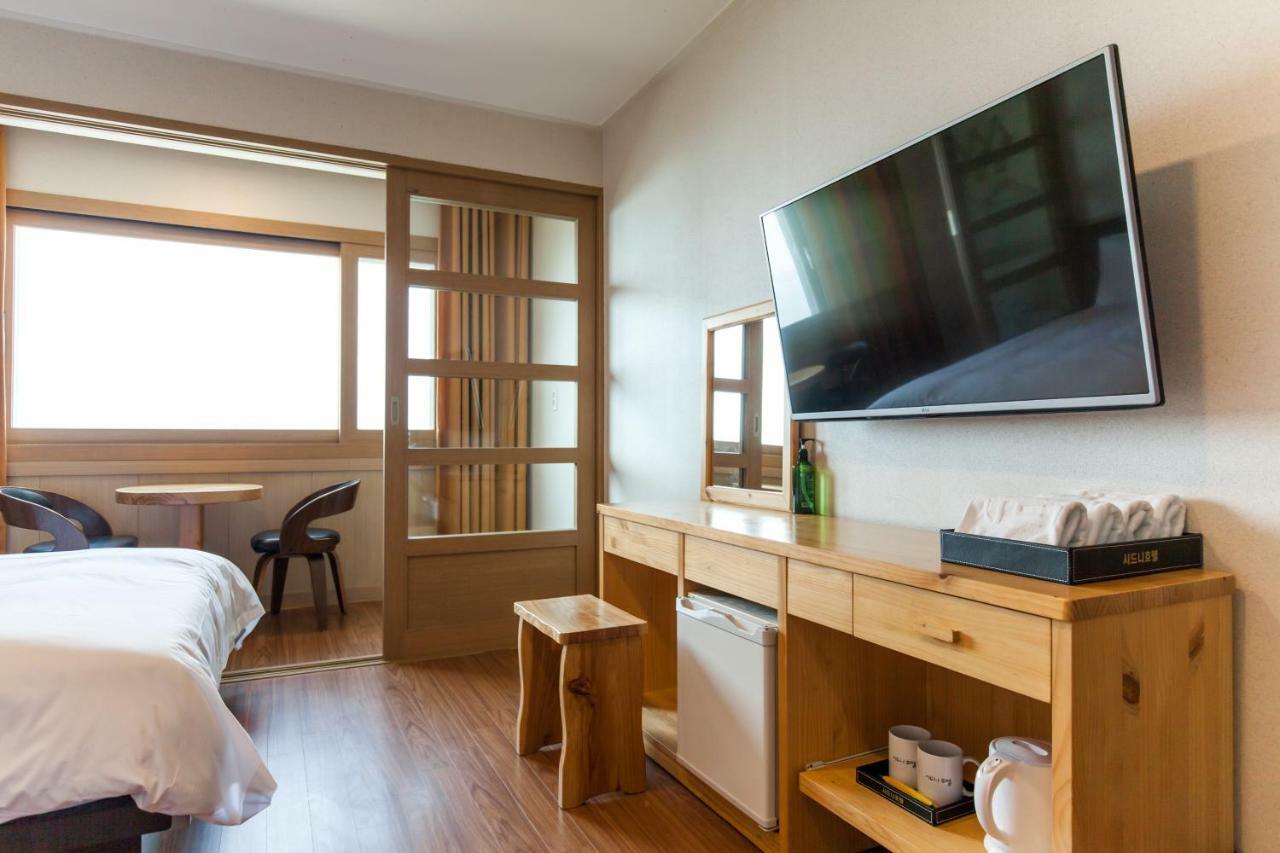 Fantastic Ocean View Sydney Hotel Jeju Exterior photo